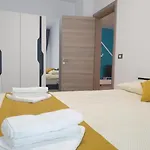 Apartment Sims Alessi Pool & *