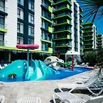 Apartment Sims Alessi Pool & Navodari