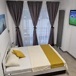 Sims Alessi Pool & Năvodari