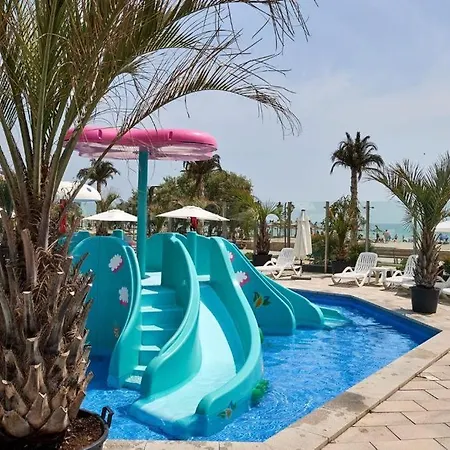 Апартаменты Sims Alessi Pool & Нэводари
