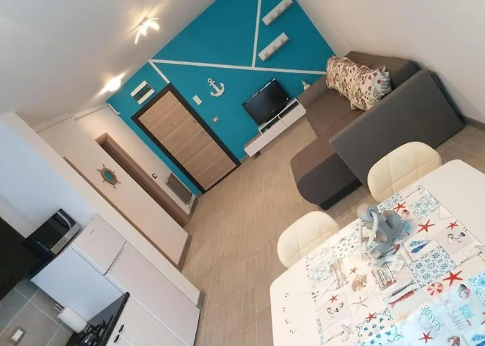 Sims By Alz 那沃达利